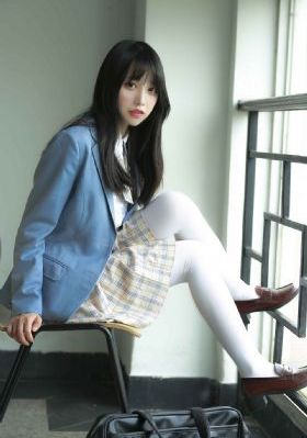 国产丝袜美腿控的小情侣_DVD高清迅雷在线观看