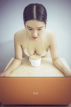 超级搞笑的国产动漫_BD英语在线播放观看
