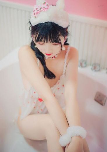 蜜桃在线一区二三区_720免费播放