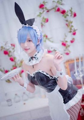两个女孩避雨欧美电影_1080P免费观看超清